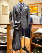 スーツコーナー奥の彼