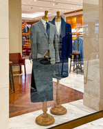 アーチ下 手前の彼