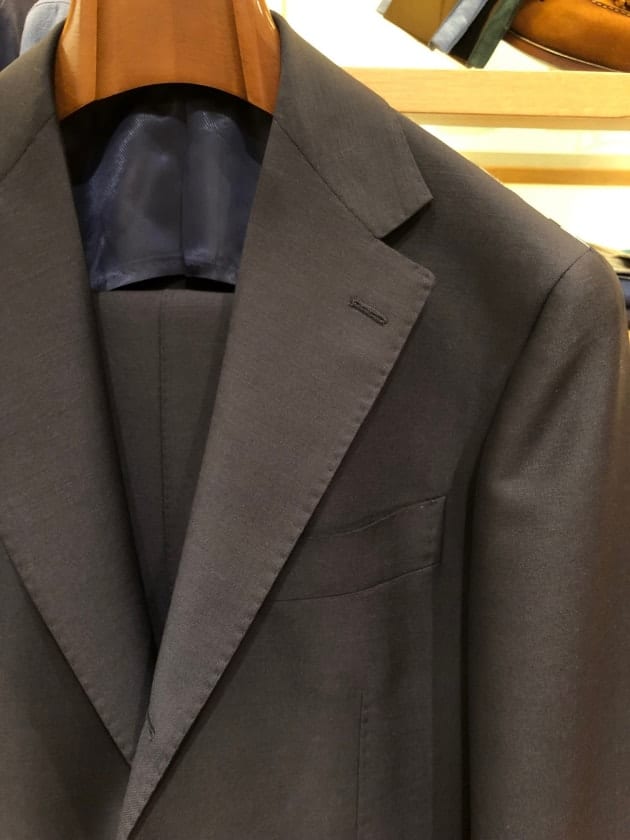 ブリッラペルイルグストDORMEUILスーパーブリオスーツダーク