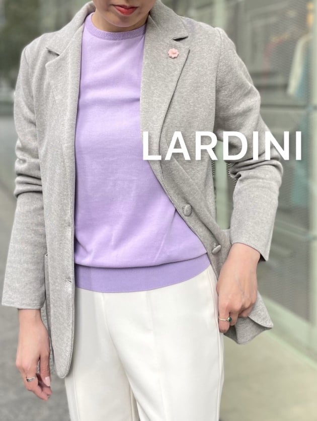気張らず、ニットジャケットはLARDINI ☆