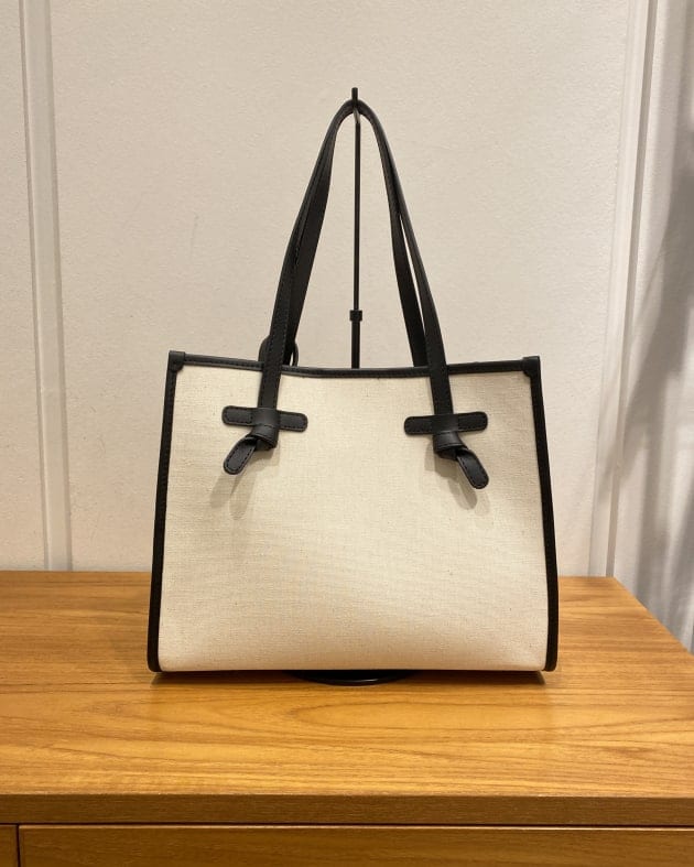 【新生活に！お仕事に！】オススメな"GIANNI CHIARINI"のtote bag
