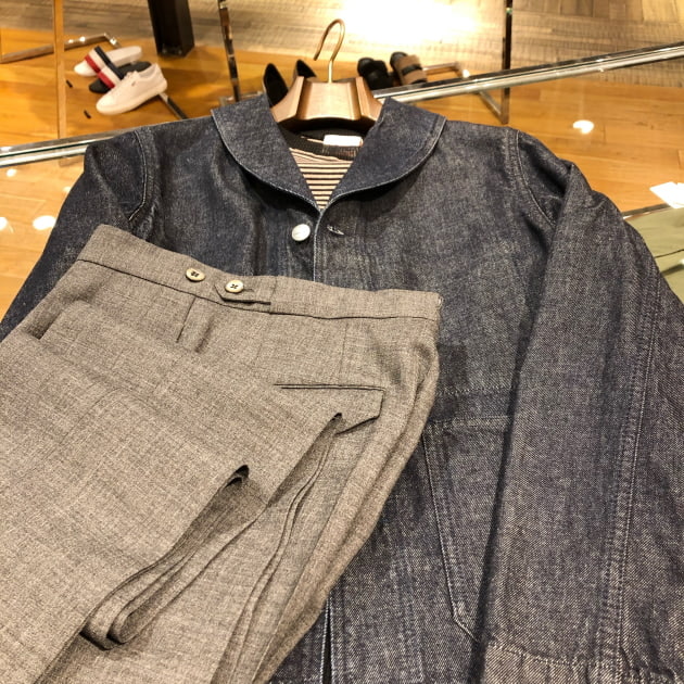 美品 GTA ウールサージ生地 スラックス 44 Bayron SLIM FIT