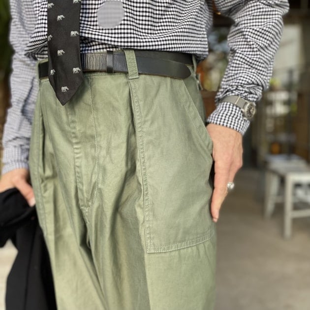 おすすめの定番パンツです。｜ビームス プラス 原宿｜BEAMS