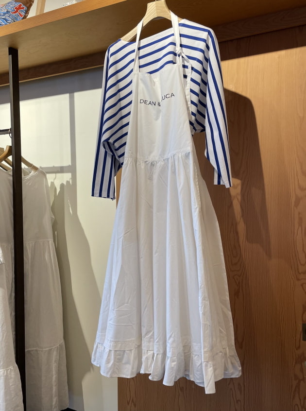 DEAN&DELUCA✖️BEAMS COUTUREプリーツエプロンドレス ディーン アンド デルーカ×ビームス クチュール“プリーツ