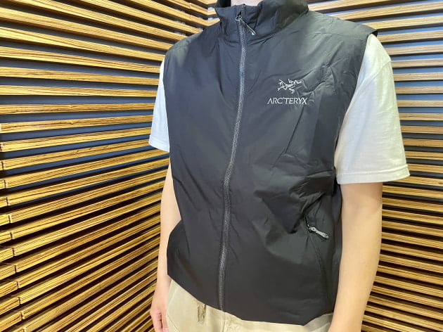 新品 ARC'TERYX Atom SL Vest 刺繍ロゴ Lサイズ 今期 - ベスト