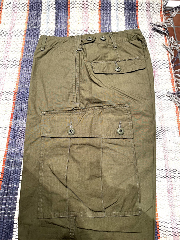 BEAMS PLUS 〜military cargo pants〜｜ビームス プラス 有楽町｜BEAMS