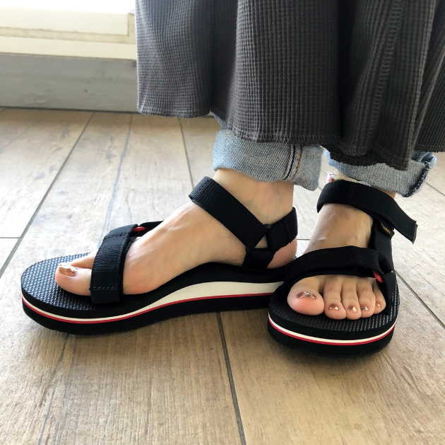 teva サンダル 店舗 オファー 横浜