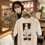 写真を楽しむTシャツ。