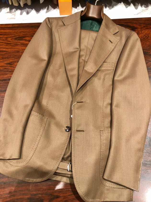 Stile Latino〉絶妙な色合いが刺さったビームスFスペシャル Stile Latino〉絶妙な色合いが刺さったビームスFスペシャル