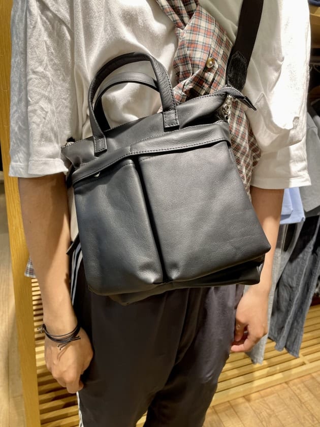 大人気低価SLOW × BEAMS HELMET BAG SOFT LEATHER M バッグ