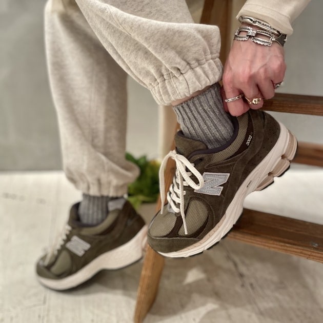 お洒落は足元から♡＜NEW BALANCE＞M2002RHN｜ビームス ボーイ 原宿｜BEAMS