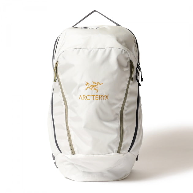 ビームス別注　アークテリクス　ベータSL Sサイズ　オフホワイト ナイロンコラボ ビームス別注 アークテリクス ベータSL Sサイズ オフホワイト ナイロン