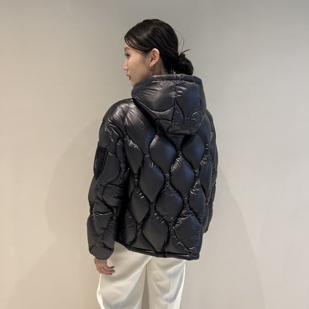 Moncler Akebia Quilted Patent-Shell Down Jacket