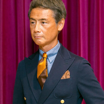 TITO ALLEGRETTO〉クラシック且モダンな下掛けダブルブレスト TITO ALLEGRETTO〉クラシック且モダンな下掛けダブルブレスト