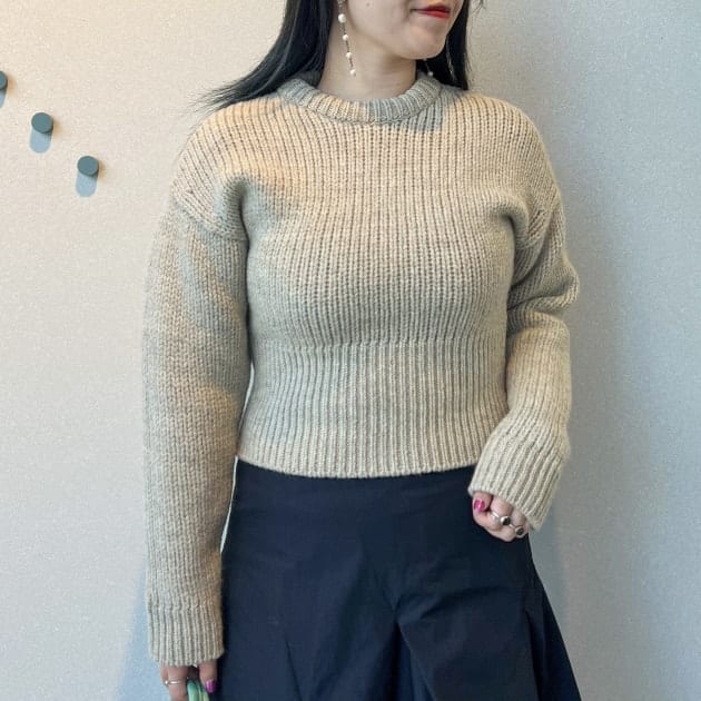 大人のためのコンパクトニット。