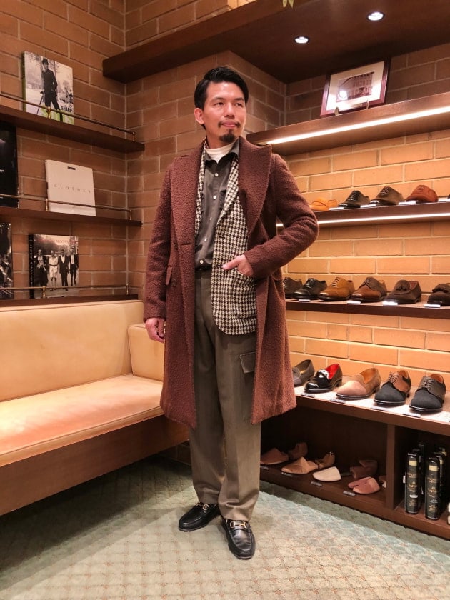 Stile Latino〉着るだけで大人のカッコイイが手に入る別注のチェスターコートを。｜ビームス 銀座｜BEAMS