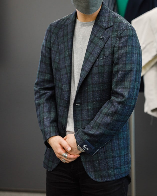 ピンクの猫ブリッラペルイルグスト　ダブルスーツチェック　紺　52 Brilla per il gusto＞2025年春夏ラインナップ説明会＜SHIRTS