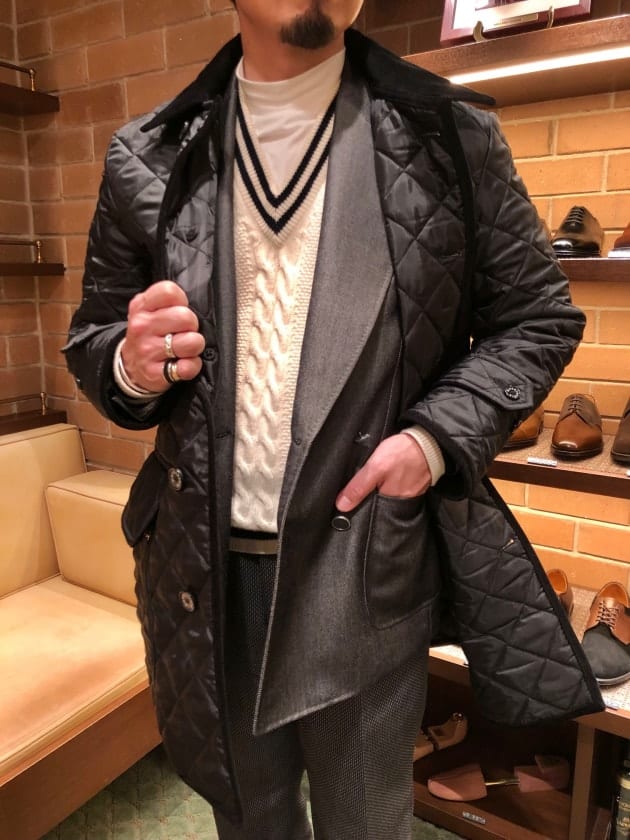 MACKINTOSH〉オーセンティックなデザインながら目新しく羽織って