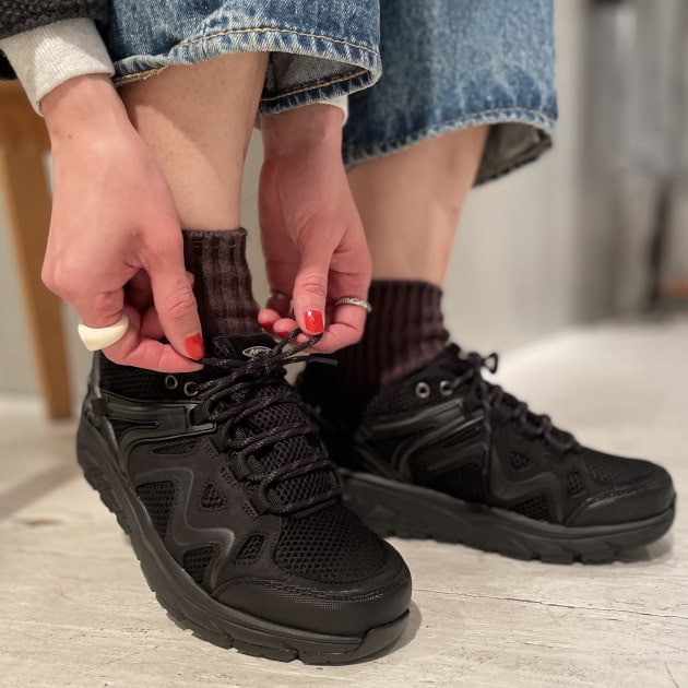 履くだけで運動不足も解消する？当店とオンライン限定の＜MBT