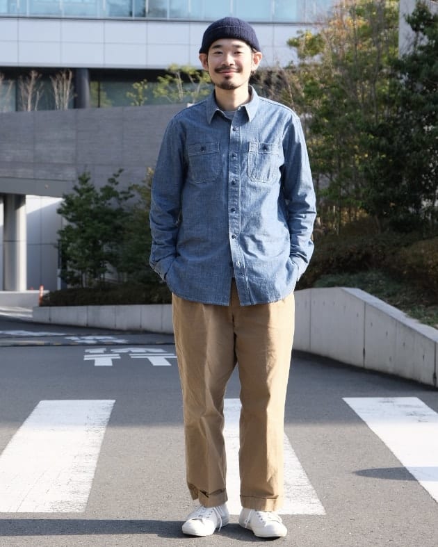 男のワードローブに欠かせない”Chambray Shirt”｜BEAMS PLUS（ビームス