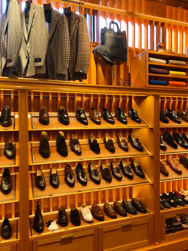 CROCKETT＆JONES〉今はまだ限られた店舗だけの特別な一足。｜ビームス 銀座｜BEAMS