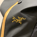 【超大人気ARC'TERYXバッグ】滑り込みで予約しよう！◎