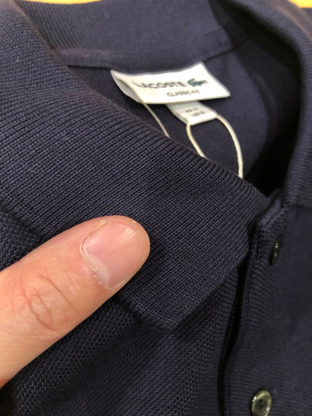 LACOSTE〉ジャケットスタイルには長袖ポロシャツがよく似合う
