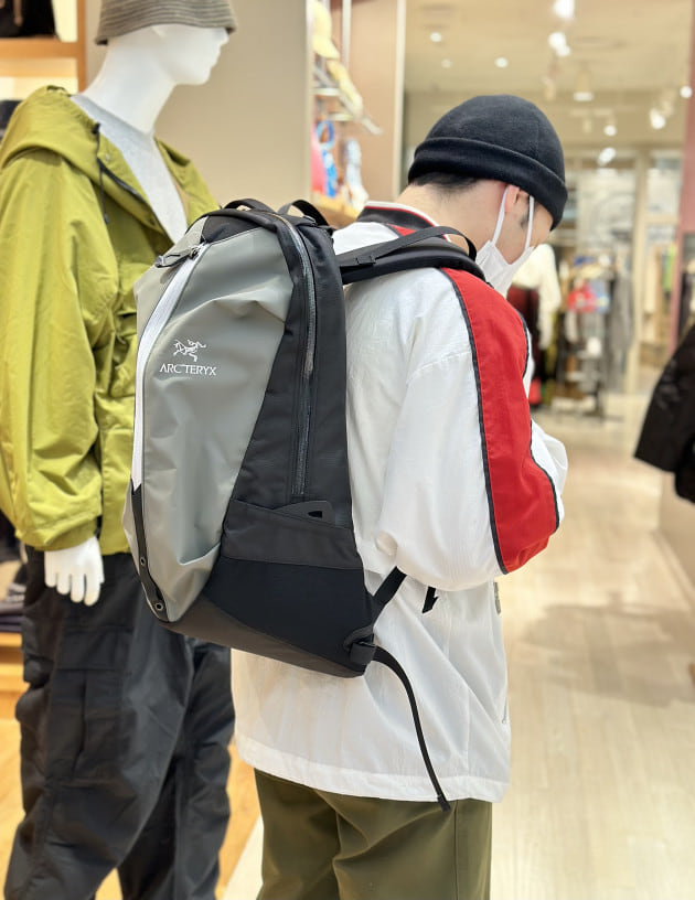 配送日指定可 ARC'TERYX × BEAMS / 別注 Arro 22 Backpack - crumiller.com