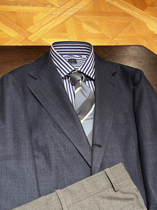 オンでもオフでもオススメです。〈Loro Piana〉