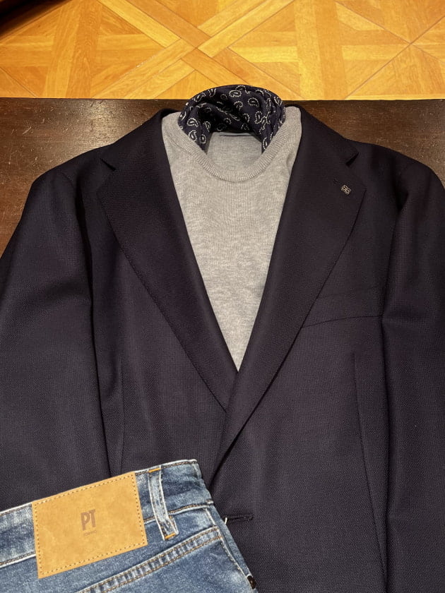 春に新調したいNAVYホップサックジャケット。〈TAGLIATORE〉と