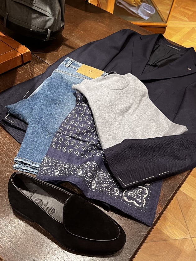 春に新調したいNAVYホップサックジャケット。〈TAGLIATORE〉と