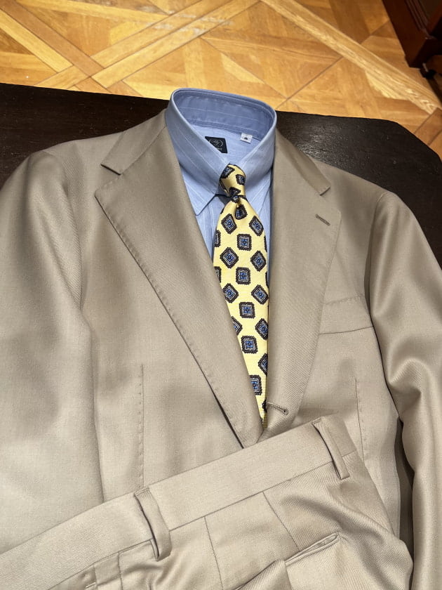 お洒落スーツ登場。〈DORMEUIL〉