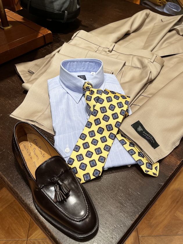 お洒落スーツ登場。〈DORMEUIL〉