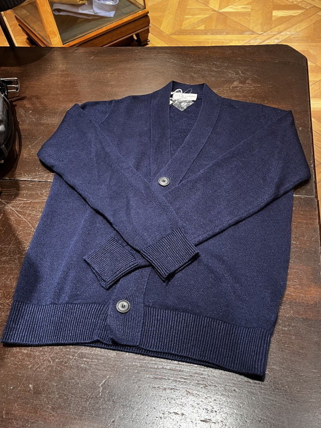 大人のリラックススタイルに。〈FILIPPO DE LAURENTIIS〉｜ビームス