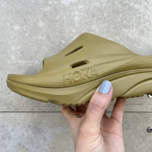 HOKA U ORA Recovery Mule サイズ10 ベージュBeams HOKA U ORA Recovery Mule サイズ10 ベージュBeams - メルカリ