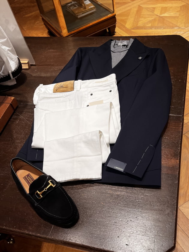 色々楽しめる4つボタンブレザー。〈LARDINI〉｜ビームス ハウス 六本木
