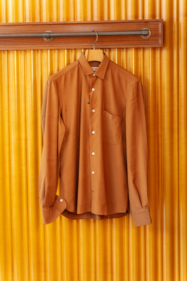 ドレープ感たっぷりの小襟シャツ＜ERRICO FORMICOLA × BEAMS F