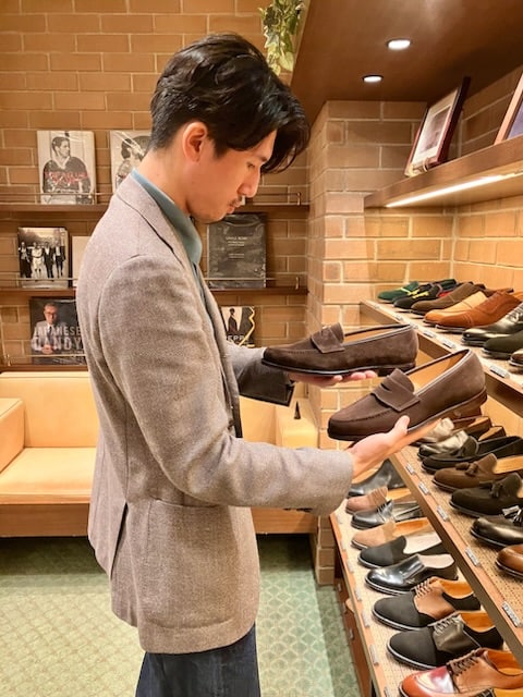 CROCKETT & JONES〉追加入荷に価格改定とスタッフ保坂と。｜ビームス