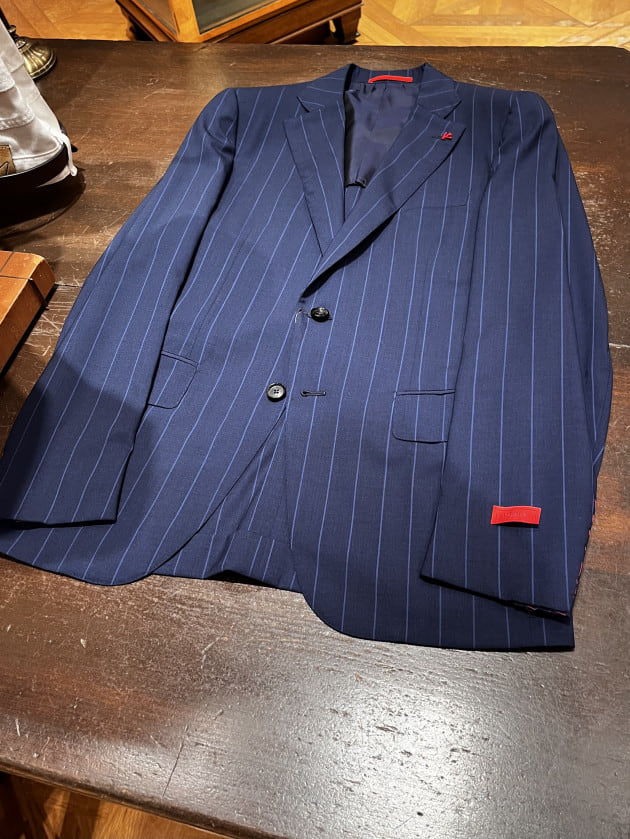 色気のあるストライプスーツ。〈ISAIA〉｜ビームス ハウス 六本木｜BEAMS