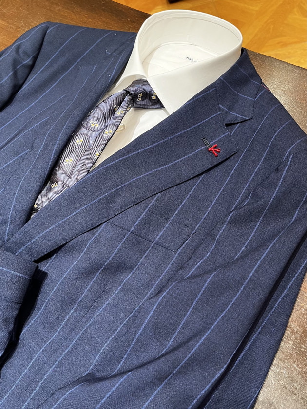 最高級✨キートン スーツ BEAMS 別注 ストライプ カシミヤ素材 ネイビー 色気のあるストライプスーツ。〈ISAIA〉｜ビームス ハウス 六本木｜BEAMS