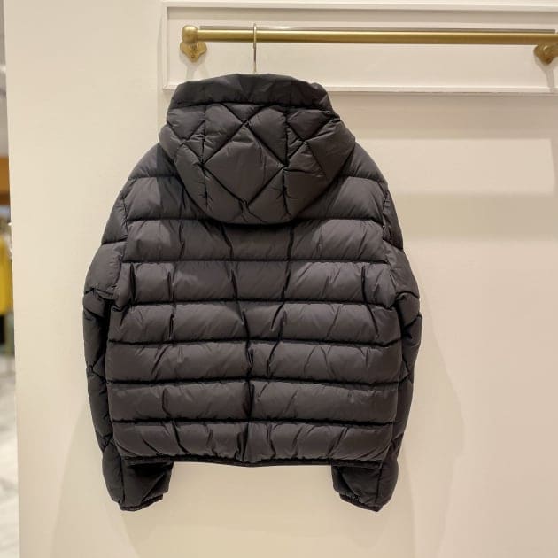 MONCLER(モンクレール)】23AW レディースダウンジャケット 入荷 MONCLER(モンクレール)】23AW レディースダウンジャケット 入荷