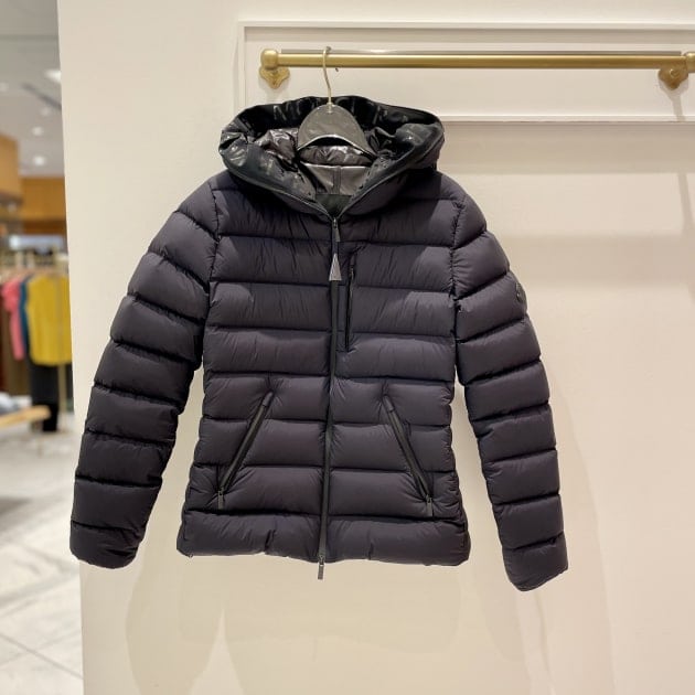 MONCLER(モンクレール)】23AW レディースダウンジャケット 入荷して 