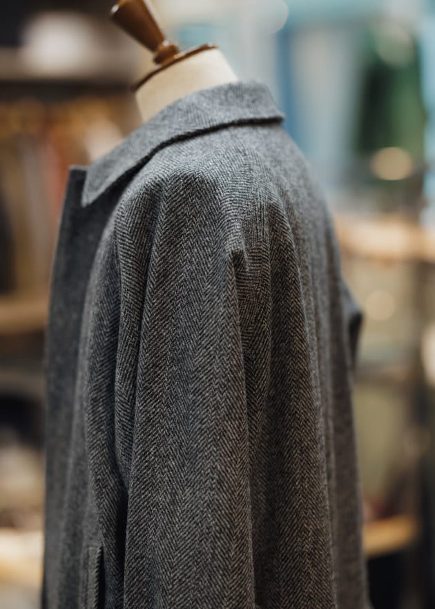 先見せエーダブ〜〈BEAMS F〉HARRIS TWEEDシングルラグラン ベルテッド