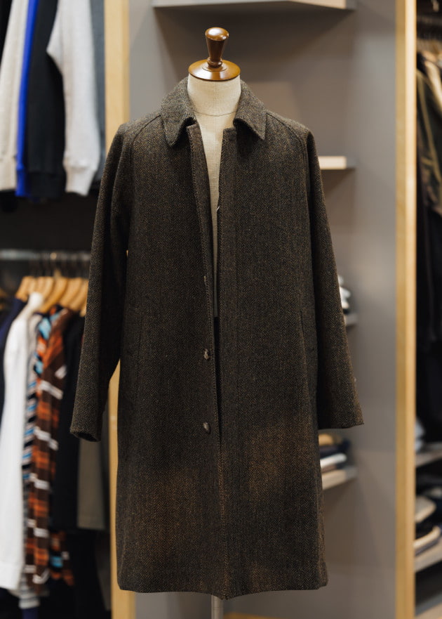 先見せエーダブ〜〈BEAMS F〉HARRIS TWEEDシングルラグラン バルカラー 