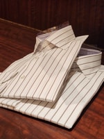 シャツを見紛う。