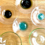 色を重ねるガラス