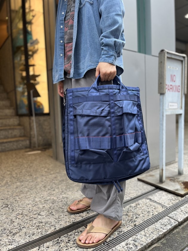 中もお見せしちゃいます！【BRIEFING COCKPIT BAG】｜ビームス 銀座｜BEAMS