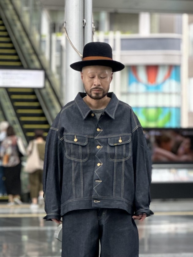 オバんです。“ SUPERSIZED JACKET &JEANS ” vol.401｜ビームス 梅田｜BEAMS