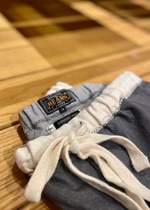 【そろそろチェックしておきたい〈BEAMS PLUS〉の定番パンツ！！】
