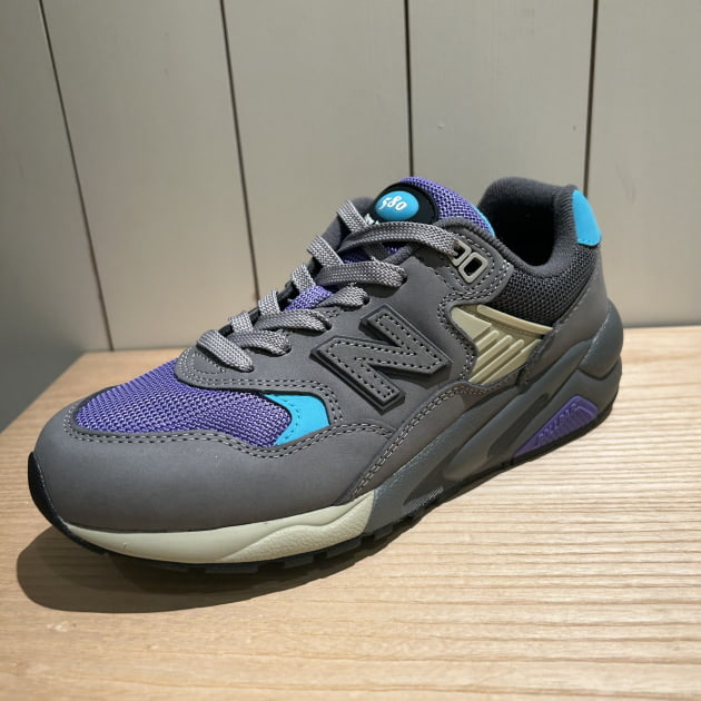 NEW BALANCE】レトロな配色に釘づけ！MT580とは？｜ビームス